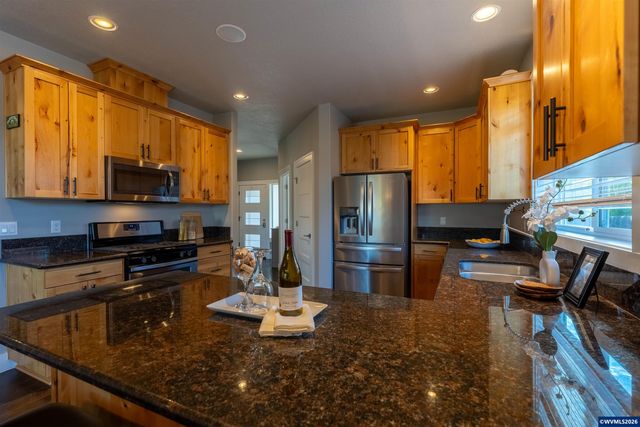 2667 NE Sonora Dr, Albany, OR 97321