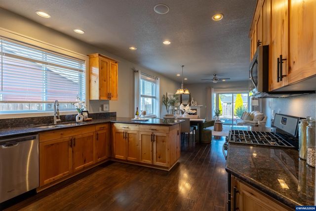 2667 NE Sonora Dr, Albany, OR 97321