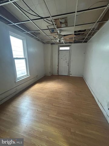 381 KING ST E, Chambersburg, PA 17201