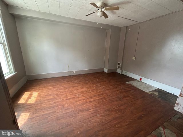 381 KING ST E, Chambersburg, PA 17201