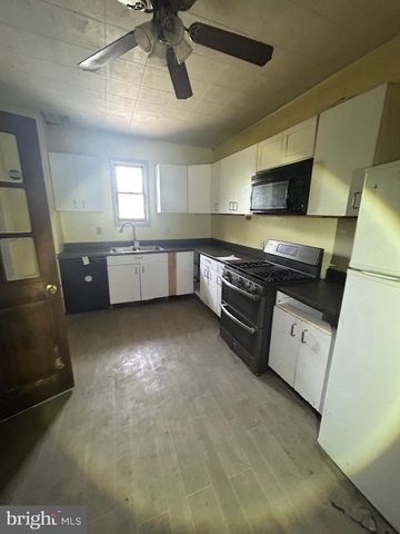 381 KING ST E, Chambersburg, PA 17201