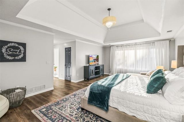 2035 NE Waterfield Place, Blue Springs, MO 64014