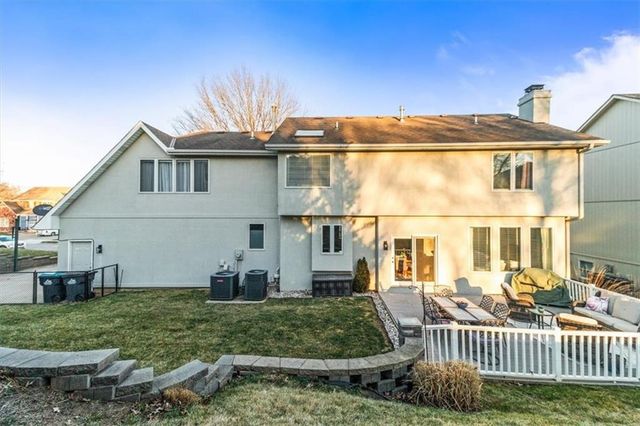 2035 NE Waterfield Place, Blue Springs, MO 64014