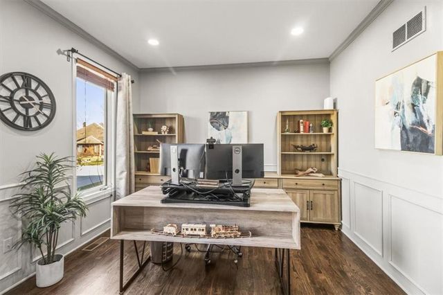 2035 NE Waterfield Place, Blue Springs, MO 64014