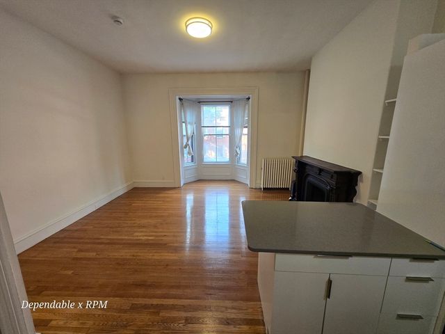 86 Charles St 5, Boston, MA 02114