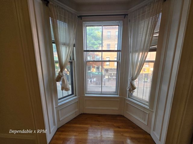 86 Charles St 5, Boston, MA 02114