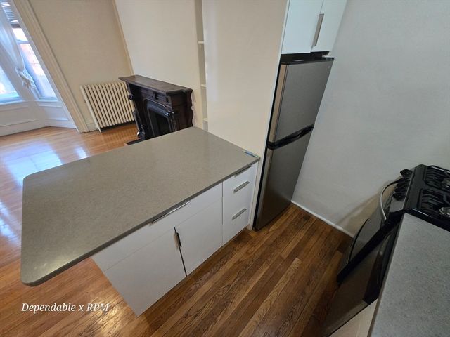 86 Charles St 5, Boston, MA 02114