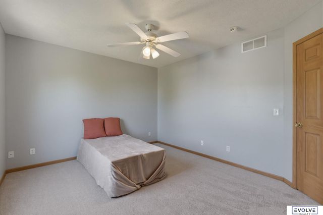 19814 Sycamore Drive, Gretna, NE 68028