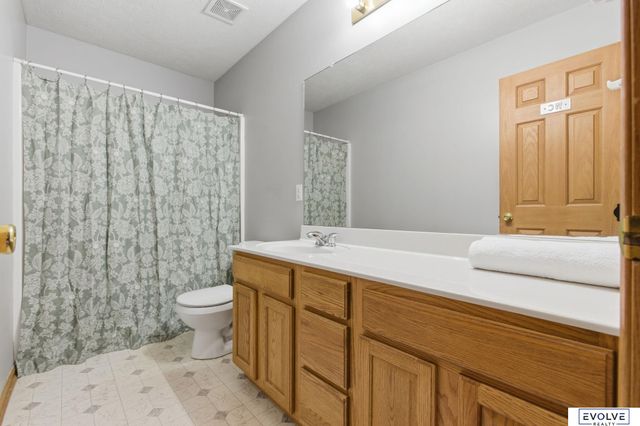 19814 Sycamore Drive, Gretna, NE 68028
