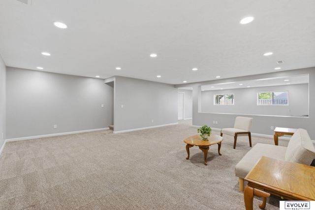 19814 Sycamore Drive, Gretna, NE 68028