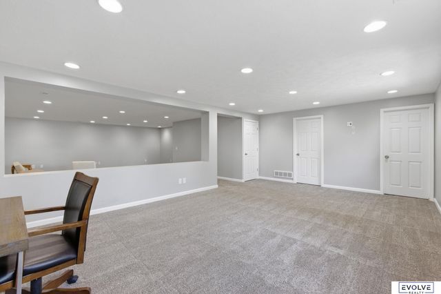 19814 Sycamore Drive, Gretna, NE 68028