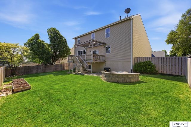 19814 Sycamore Drive, Gretna, NE 68028