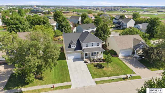 19814 Sycamore Drive, Gretna, NE 68028
