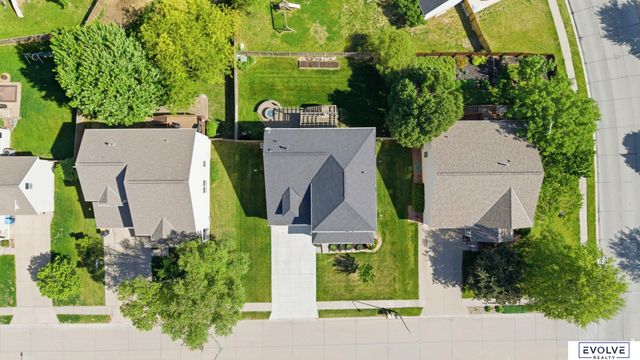 19814 Sycamore Drive, Gretna, NE 68028