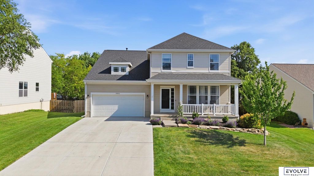 19814 Sycamore Drive, Gretna, NE 68028