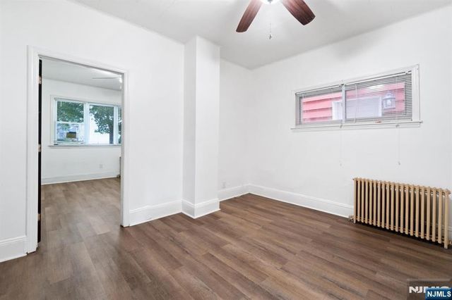 182 Avenue F, Bayonne, NJ 07002