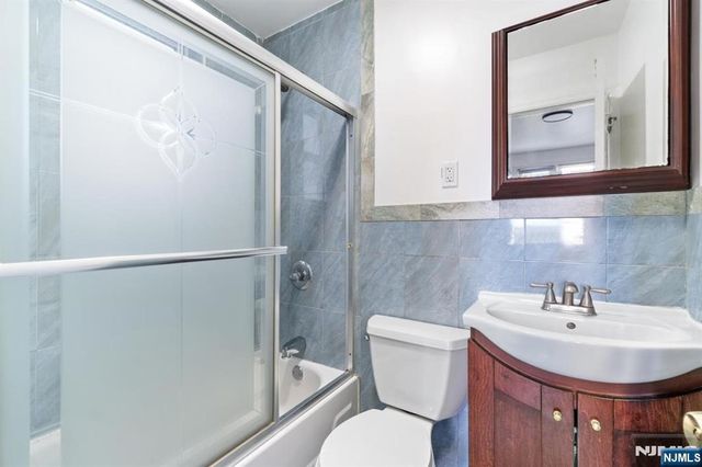 182 Avenue F, Bayonne, NJ 07002