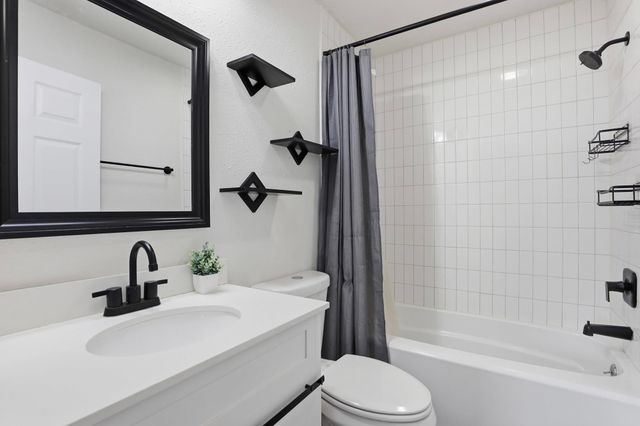 11822 E 6th Ave, Spokane Valley, WA 99206