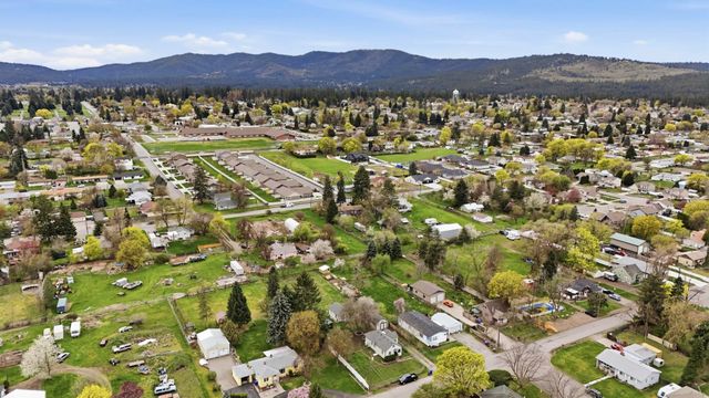 11822 E 6th Ave, Spokane Valley, WA 99206