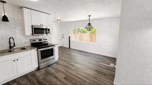 11822 E 6th Ave, Spokane Valley, WA 99206