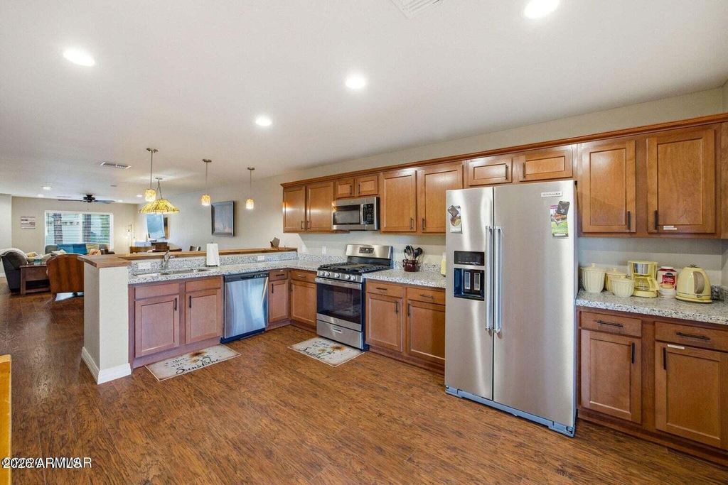 Image 13 of property listing at 80 N ASPEN Drive, Show Low, AZ 85901