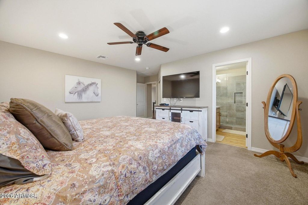 Image 16 of property listing at 80 N ASPEN Drive, Show Low, AZ 85901