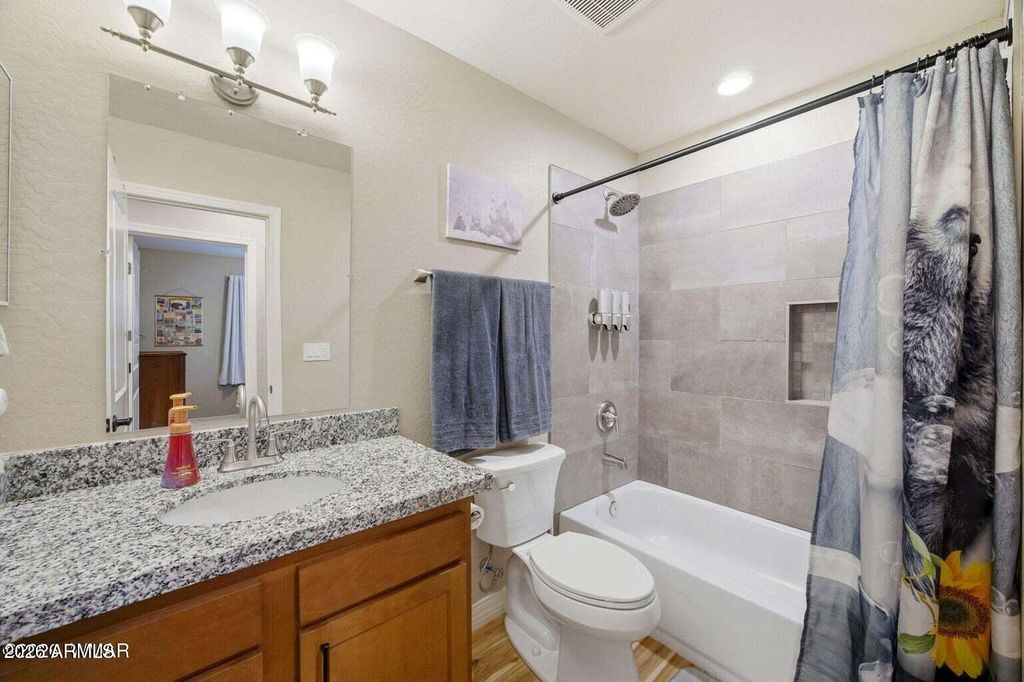 Image 19 of property listing at 80 N ASPEN Drive, Show Low, AZ 85901