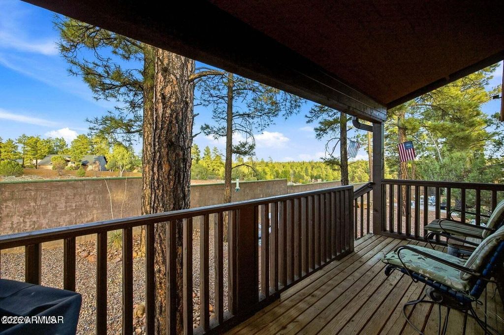 Image 23 of property listing at 80 N ASPEN Drive, Show Low, AZ 85901