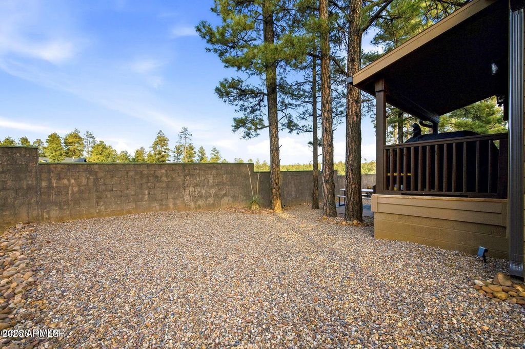 Image 25 of property listing at 80 N ASPEN Drive, Show Low, AZ 85901