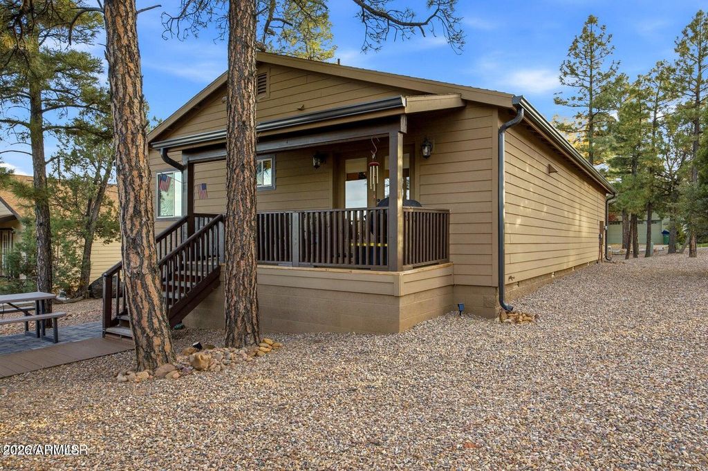 Image 26 of property listing at 80 N ASPEN Drive, Show Low, AZ 85901
