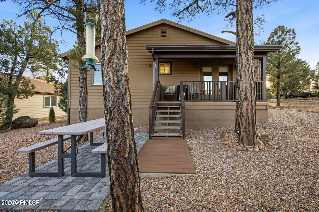 Image 27 of property listing at 80 N ASPEN Drive, Show Low, AZ 85901