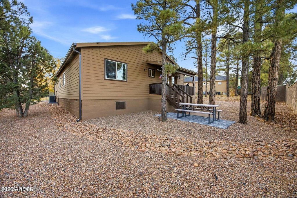Image 28 of property listing at 80 N ASPEN Drive, Show Low, AZ 85901