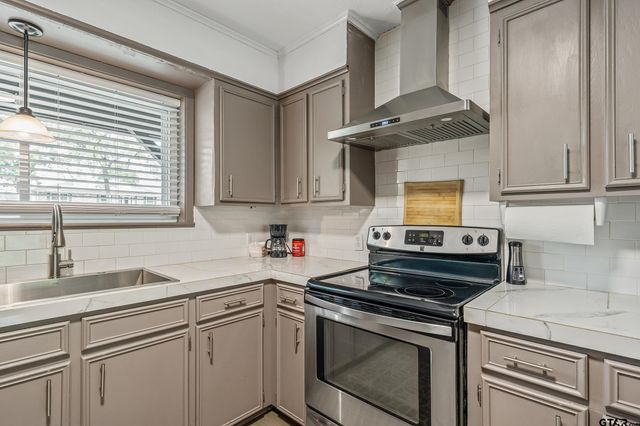 14553 Stone Creek Dr, Tyler, TX 75709