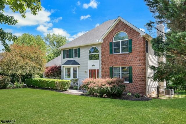 55 Delaware Ave, Long Hill Twp., NJ 07980