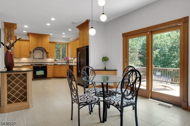 55 Delaware Ave, Long Hill Twp., NJ 07980