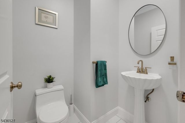 55 Delaware Ave, Long Hill Twp., NJ 07980