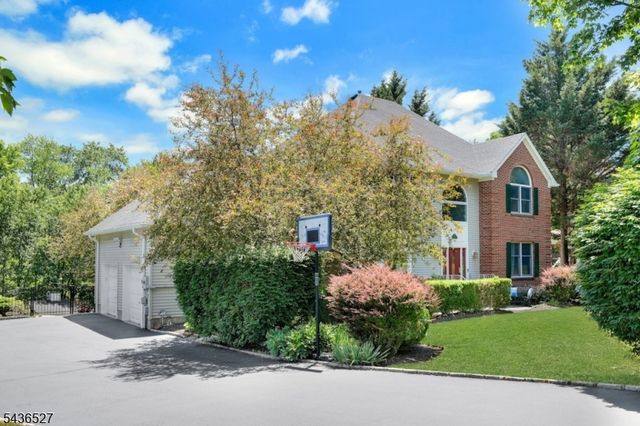 55 Delaware Ave, Long Hill Twp., NJ 07980