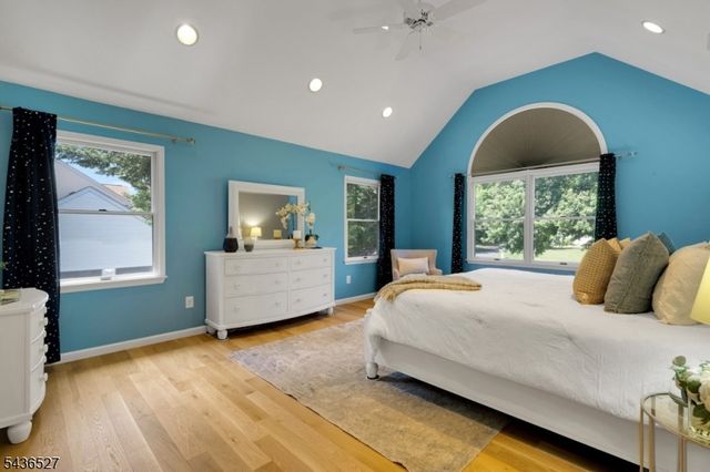 55 Delaware Ave, Long Hill Twp., NJ 07980