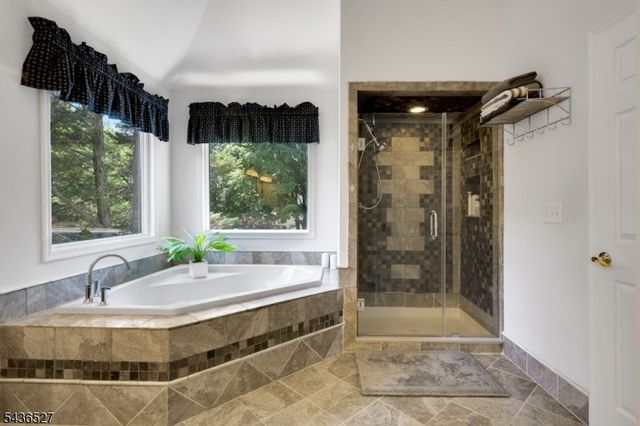 55 Delaware Ave, Long Hill Twp., NJ 07980