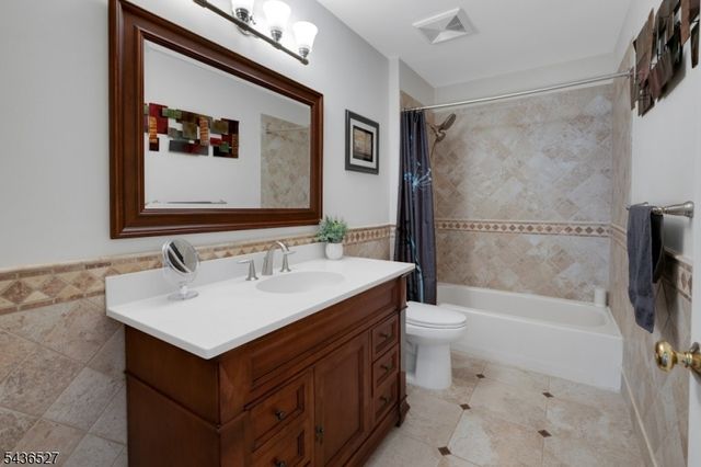 55 Delaware Ave, Long Hill Twp., NJ 07980