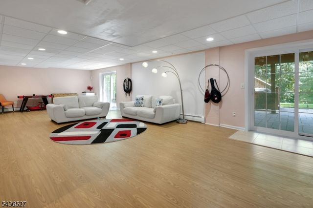 55 Delaware Ave, Long Hill Twp., NJ 07980
