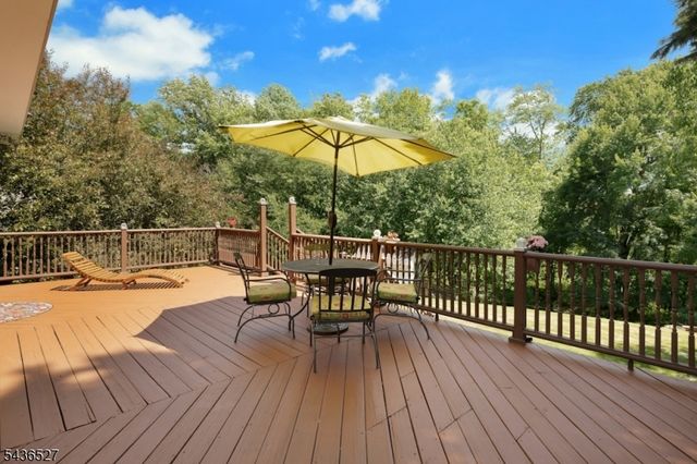 55 Delaware Ave, Long Hill Twp., NJ 07980
