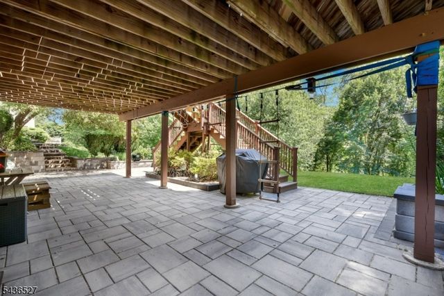 55 Delaware Ave, Long Hill Twp., NJ 07980