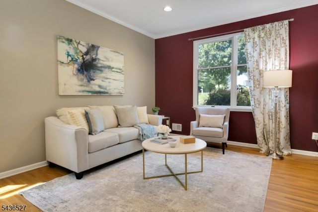 55 Delaware Ave, Long Hill Twp., NJ 07980