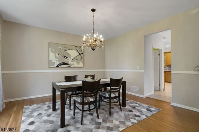 55 Delaware Ave, Long Hill Twp., NJ 07980