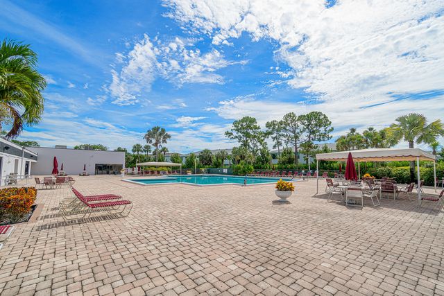 4640 LUCERNE LAKES Boulevard W 303, Lake Worth, FL 33467
