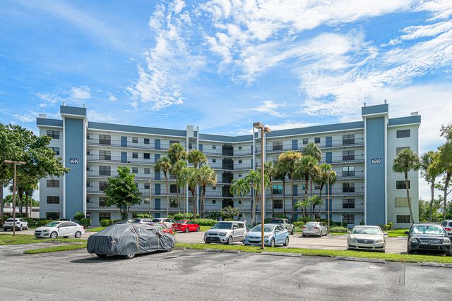 4640 LUCERNE LAKES Boulevard W 303, Lake Worth, FL 33467