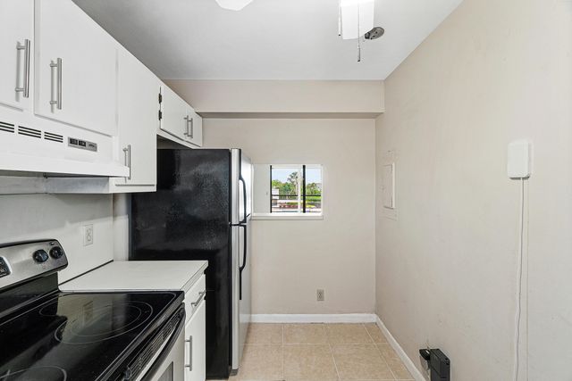 4640 LUCERNE LAKES Boulevard W 303, Lake Worth, FL 33467
