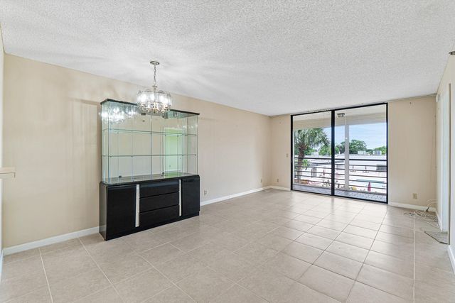 4640 LUCERNE LAKES Boulevard W 303, Lake Worth, FL 33467