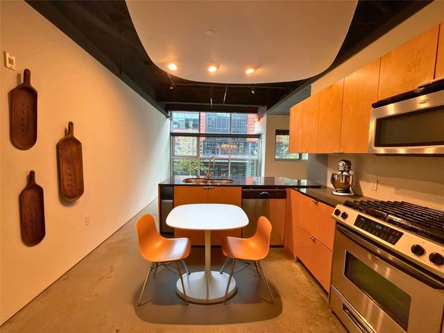 601 E Brushy ST 204, Austin, TX 78702